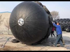 Defensa de goma Yokohama hidroneumática estándar de inspección ISO de 2,5*4 m con neumáticos negros