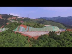 Hermoso paisaje con barandillas hermosas para garantizar la seguridad de tu vida y propiedad