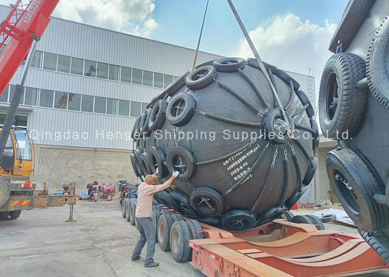 Calidad 50kpa y 80kpa Yokohama Fender de caucho neumático de tipo neto para estructura flotante de barco a barco y de barco a puerto ISO 17357 fábrica
