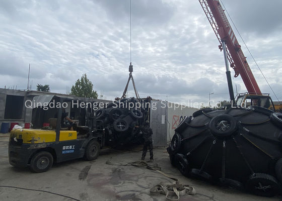 Calidad ISO 17357 Certified Pneumatic Rubber Fender with Natural Rubber Cover and 50Kpa/80kpa Working Pressure fábrica