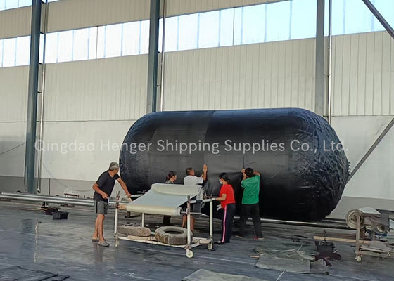Calidad Defensa de goma inflable 50kpa y 80kpa para transferencia de barco a barco fábrica