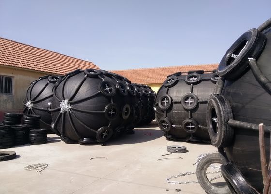 Calidad Nave blanca lechosa de goma Gray Durable Marine Fenders de 0.7*1.5~1.0*1.5 STS STD 50KP fábrica