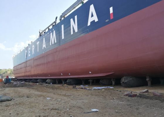 Calidad Barco de seguridad que lanza bolsas de aire marinas inflables de goma negra 3-24m fábrica