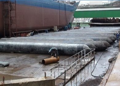 Calidad Envío marino inflable negro que lanza bolsas de aire de goma de salvamento fábrica