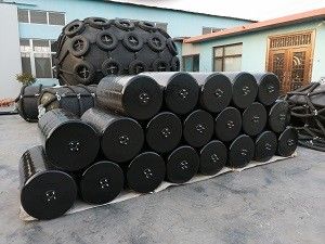 Calidad Defensa de barco de muelle marino llena de espuma flotante negra de poliuretano fábrica