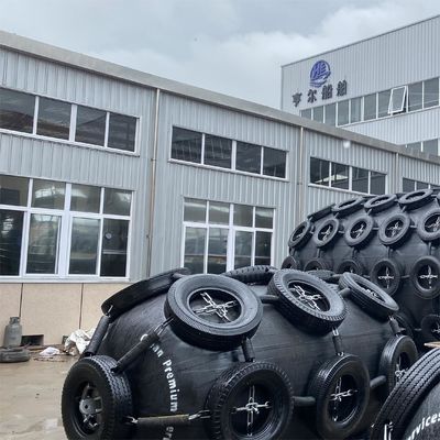 Calidad Two-year Warranty Pneumatic Rubber Fender 2.5*5.5M For Vessel Berthing fábrica