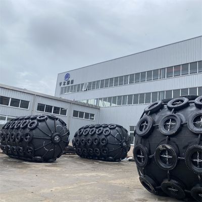 Calidad Three-Year Warranty Pneumatic Rubber Fender 2.0*4.5M For Dock Anti-Collision fábrica