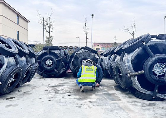 Calidad Defensa flotante marina rellena de espuma con alta capacidad de absorción de energía, que proporciona una mayor resistencia al impacto para el amarre de embarcaciones fábrica