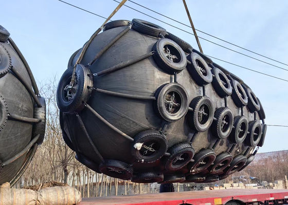Calidad 6 to 12 Years Design Life Pneumatic Marine Fender with 50kPa/80kPa Working Pressure for Ship-to-ship and Ship-to-dock Protection fábrica