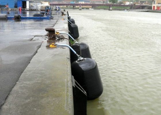 Calidad ISO 17357 Certified EVA Foam Filled Fender with Customizable Density 70-110kg/m³ and 0.5m-4.8m Diameter for Marine Use fábrica