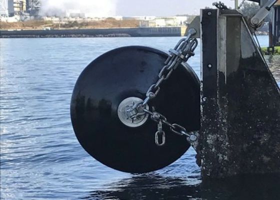 Calidad Alta elasticidad Resistencia al envejecimiento contra fugas Fener lleno de espuma Fender sólido EVA para aplicaciones marinas fábrica