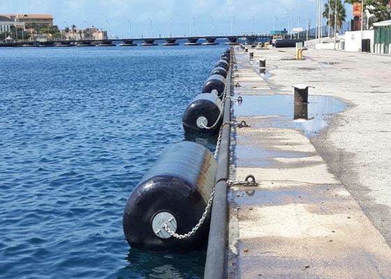 Calidad ISO 17357 Certified EVA Foam Filled Fender with Customizable Density 70-110kg/m³ and 0.5m-4.8m Diameter for Marine Use fábrica