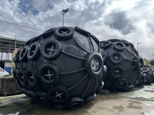 Calidad Vida útil de diseño de 8 a 15 años, productos de defensa marina Yokohama Fender con red de neumáticos y cadenas que ofrecen una absorción de impactos superior fábrica