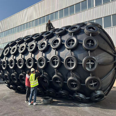 Calidad ISO 17357 Certified Natural Rubber Pneumatic Fender with 50Kpa Working Pressure for Marine Safety fábrica