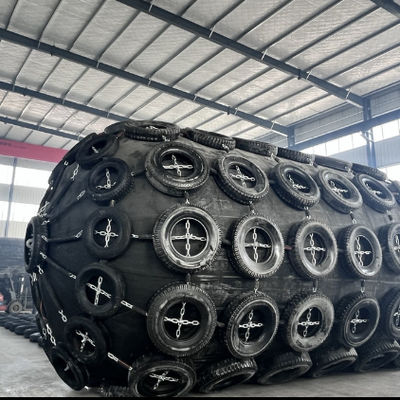 Calidad Estructura flotante de salida para embarcaciones marinas con defensa neumática Certificado ABS 0.5*1-4.5*12m fábrica