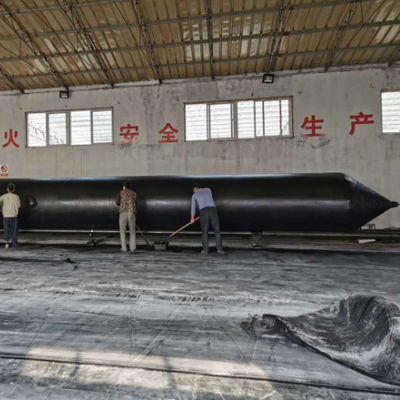 Calidad Bolsa de aire de goma marina de tamaño personalizado para el atraque de elevación de buques fábrica