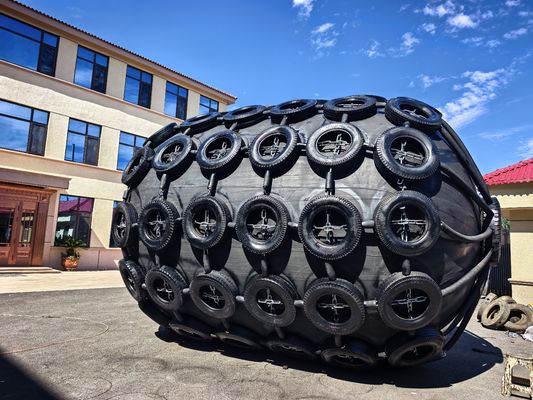 Calidad Fender de caucho neumático certificado ISO17357 con presión de 50kpa y 80kpa y tamaños personalizados de 0.3-4.8M fábrica