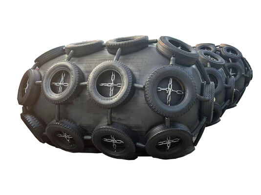 Calidad Defensa de goma neumática con válvula de seguridad incluida, que ofrece resistencia a la intemperie y barandilla de protección contra colisiones tipo rodillo para la seguridad del atraque de buques. fábrica