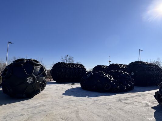 Calidad Defensa de goma neumática certificada ISO17357 con tamaños personalizados de 0.3-4.8 M y presión de 50kpa y 80kpa fábrica