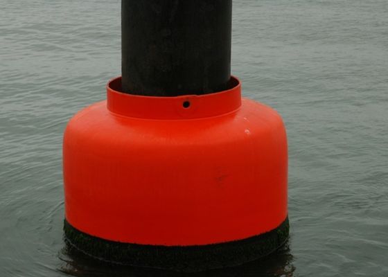 Calidad La espuma del alto rendimiento llenó defensas modificadas para requisitos particulares defensa del barco del negro del muelle fábrica