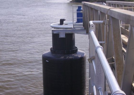 Calidad La espuma del alto rendimiento llenó defensas modificadas para requisitos particulares defensa del barco del negro del muelle fábrica