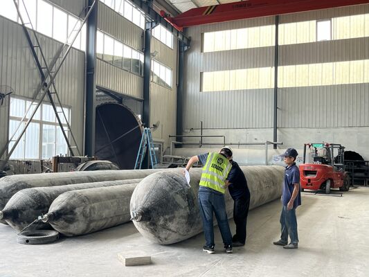 Calidad Marine Rubber Airbag with Rapid Inflation Manifold for Simultaneous Multi Unit Operation in 0.8-3 M Diameter fábrica