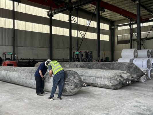 Calidad Marine Rubber Airbag with Rapid Inflation Manifold for Simultaneous Multi Unit Operation in 0.8-3 M Diameter fábrica