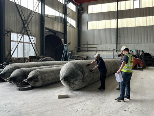 Calidad Marine Rubber Airbag with Stainless Steel Mounting Hardware for Corrosion Free Installation fábrica