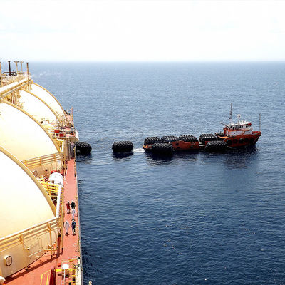 Calidad La espuma baja de la fuerza del amarre llenó defensas/color de goma marino del negro de las defensas 50Kpa fábrica