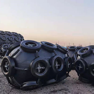 Calidad Defensa de goma neumática personalizada con tamaños disponibles de 0.3-4.8 M y presión de 50kpa y 80kpa para aplicaciones de defensa de barcos fábrica