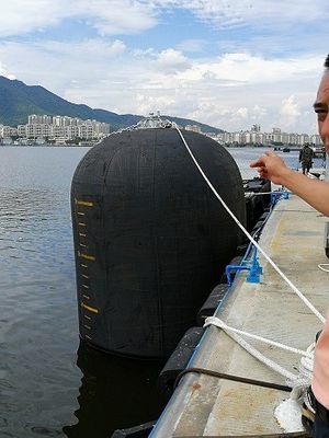 Calidad La espuma de D3.3*L6.5m llenó la defensa de goma neumática hidráulica de las defensas submarinas fábrica