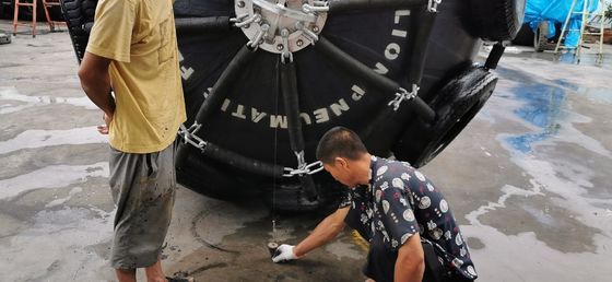 Calidad Defensa de goma neumática flotante neumática de Yokohama de la defensa submarina fábrica