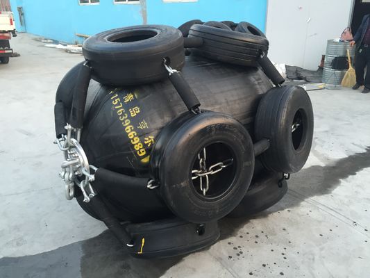 Calidad Defensas de goma neumáticas de Mat With Rope Net Pneumatic de la defensa de goma del barco fábrica