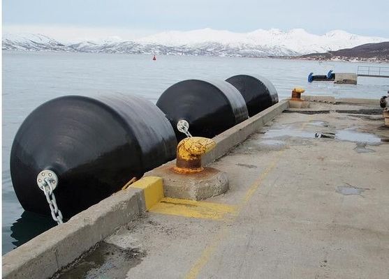 Calidad Hot Dip Galvanized Foam Filled Fender with High Energy Absorption and Maintenance-free Design for Marine Vessel Protection fábrica