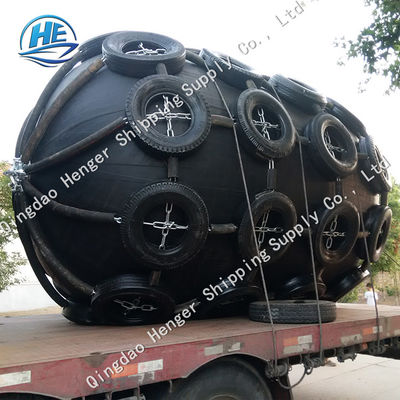 Calidad los 2.5*4m Marine Pneumatic Rubber Fender With galvanizada y muelle y nave de la envoltura del neumático fábrica