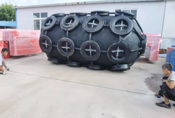 Calidad Tipo barco de goma neumático Marine Rubber Fender de Yokohama de la defensa fábrica