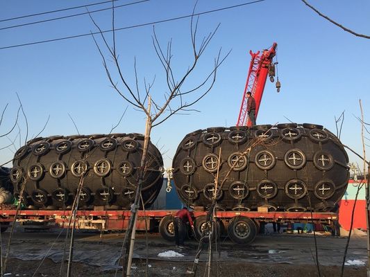 Calidad Defensa de goma neumática Marine Floating Rubber Fender buque-buque del ISO 17357 fábrica