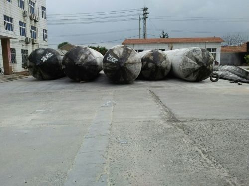 Calidad D1.5*L12 buque Marine Rubber Airbags For Heavy que levanta y lanzamiento de la nave fábrica