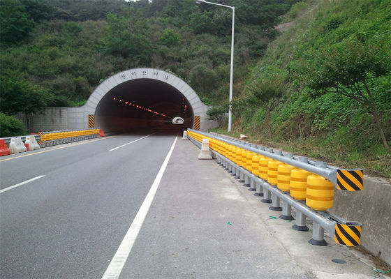 Calidad Desplome anti de la barrera del rodillo de Eva Buckets Rolling Guardrail Road de la seguridad de tráfico fábrica