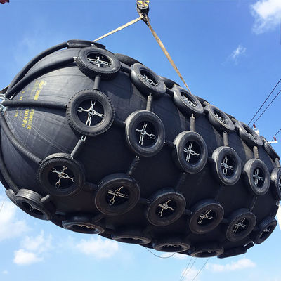 Calidad Fender de goma neumática de 50Kpa con neumático fábrica