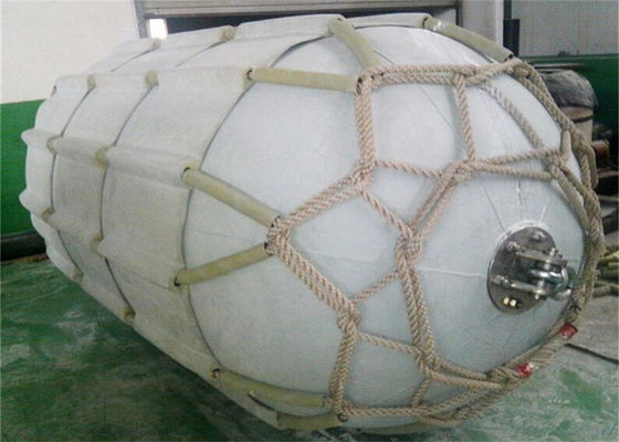 Calidad Tipo blanco de la honda que flota la defensa de goma neumática 50kpa los 3.3x6.5m fábrica