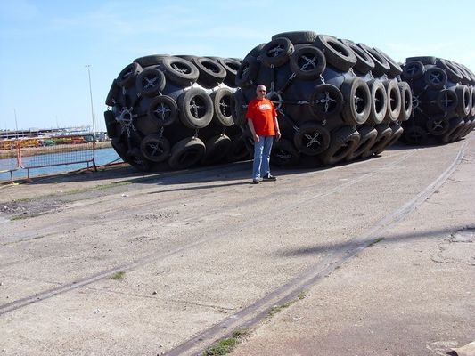 Calidad Defensa de goma neumática del ISO 17357/defensa de goma de Yokohama fábrica
